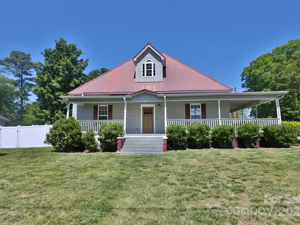 502 S Zion St, Landis, NC 28088