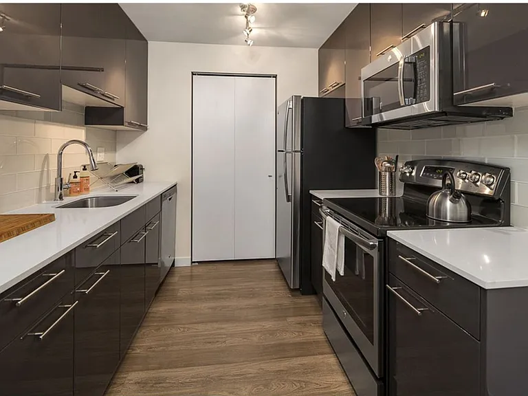 The Puget Vista Apartments — Photo 20