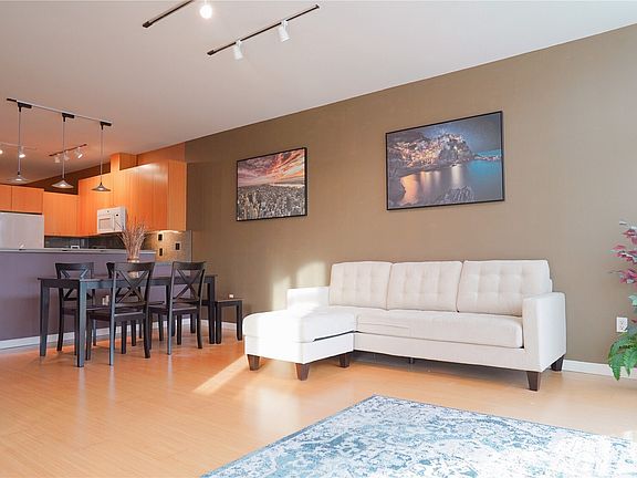 4th image of 17 W Mercer Street #207
