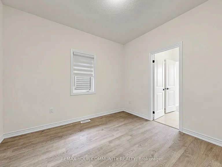 105 Halldorson Ave — Photo 29