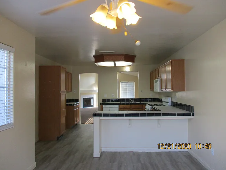 2910 Colville Ave — Photo 2