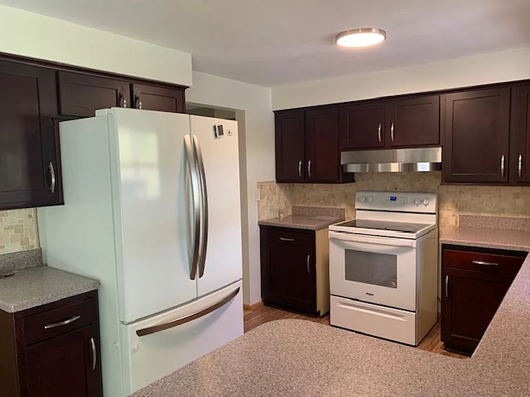 108 Dell St — Photo 5