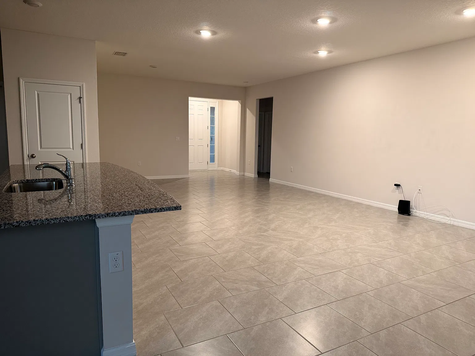 3 bed, 1844 sqft, $2,495 — Photo 4