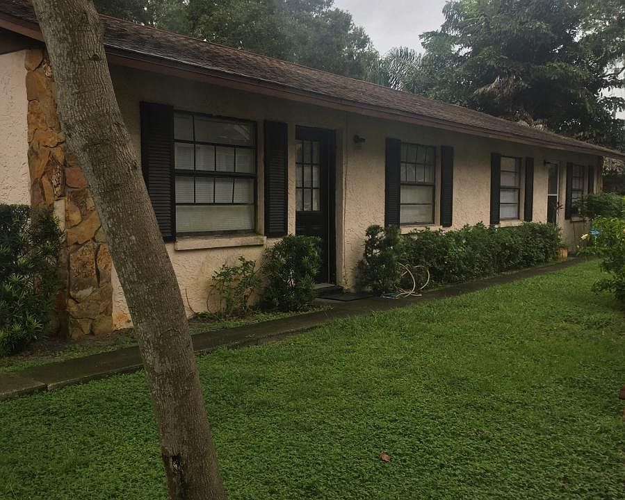 Front of duplex.