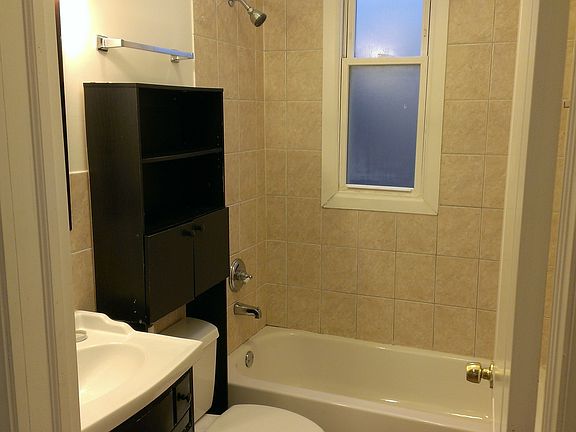 2nd image of 1456 N Washtenaw Ave #2