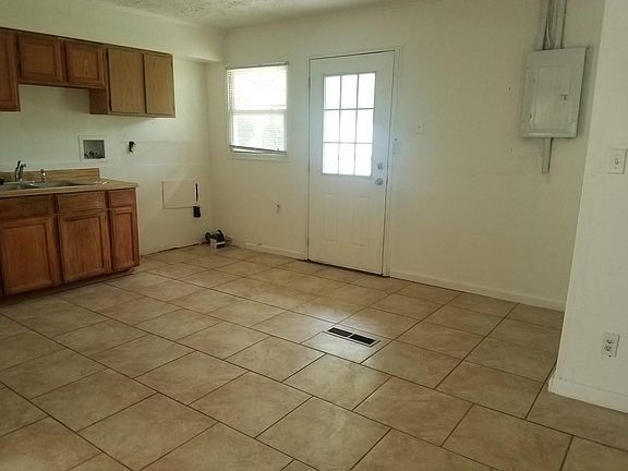 5th image of 1451 Graystone Dr