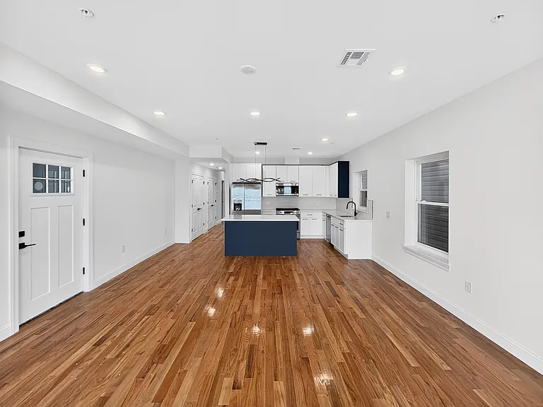 270 Hunterdon St #2 — Photo 16