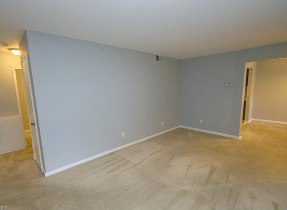 4th image of 1172 Orchard Heights Dr