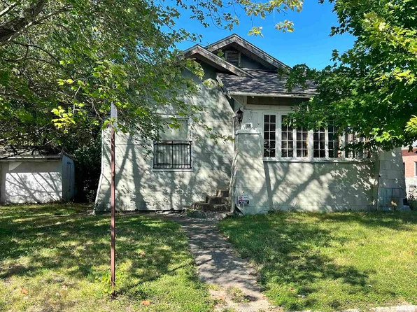 113 W Maple St, Herrin, IL 62948