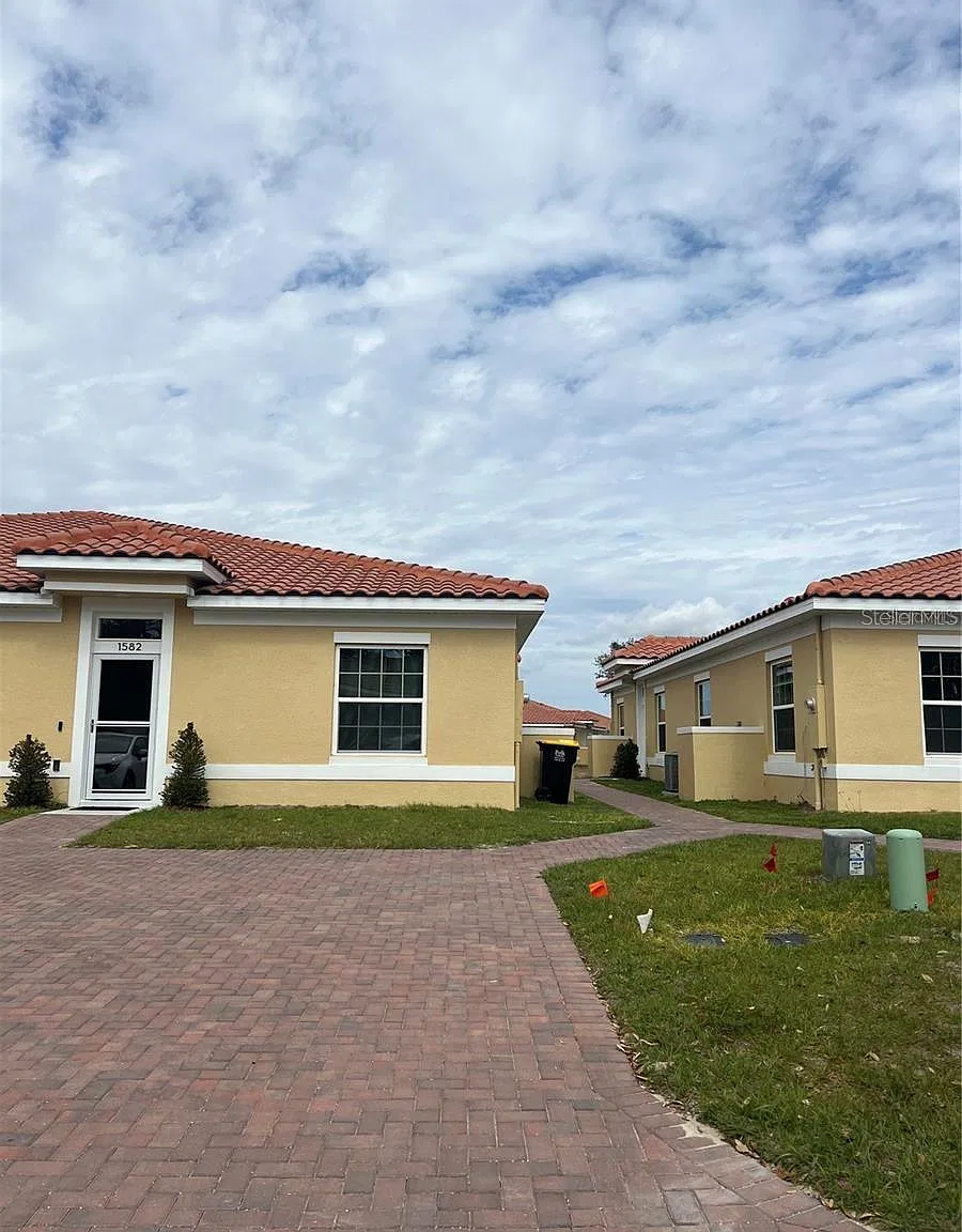 2 bed, 1089 sqft, $1,400 — Photo 1