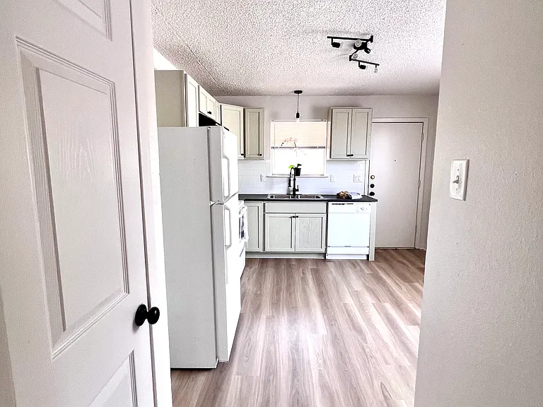 1308 Brown Dr #D — Photo 3