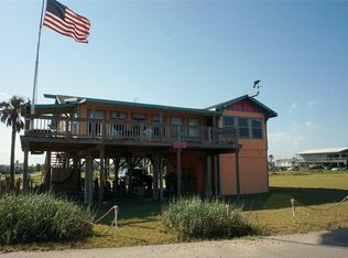 1018 Beach Dr, Surfside Beach, TX 77541