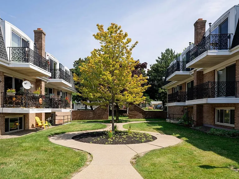 Camelot Village Apartments — Photo 45