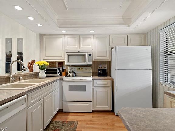 4th image of 8383 Charter Club Cir Unit 10