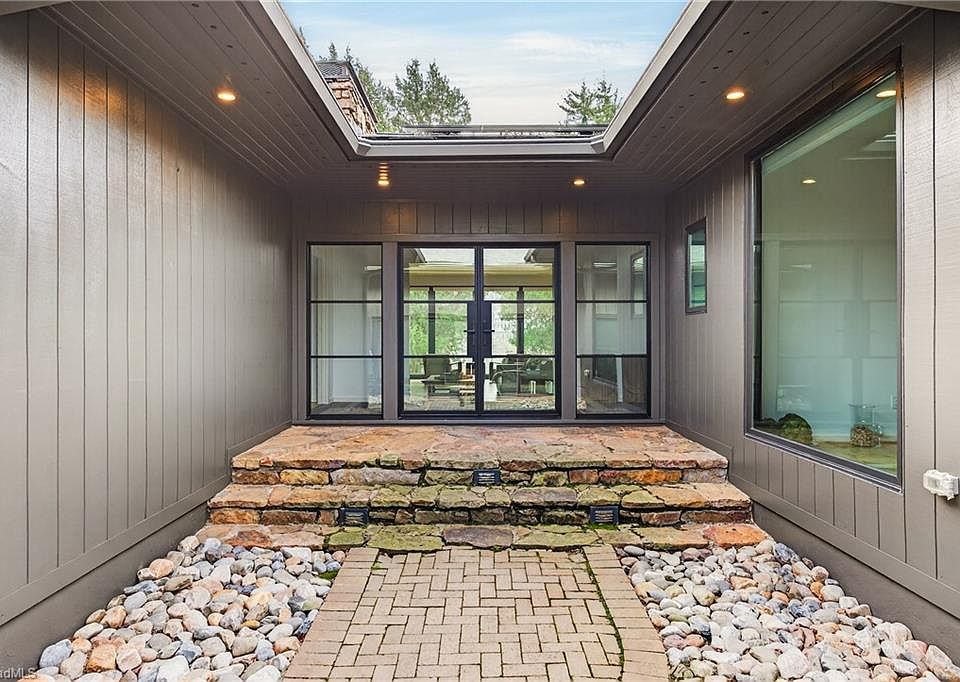 1st image of 3171 Milhaven Lake Dr