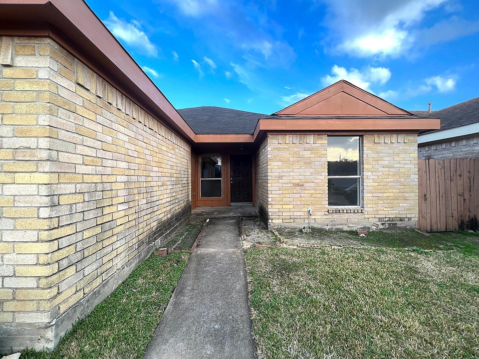 1st image of 6631 Briar Glade Dr