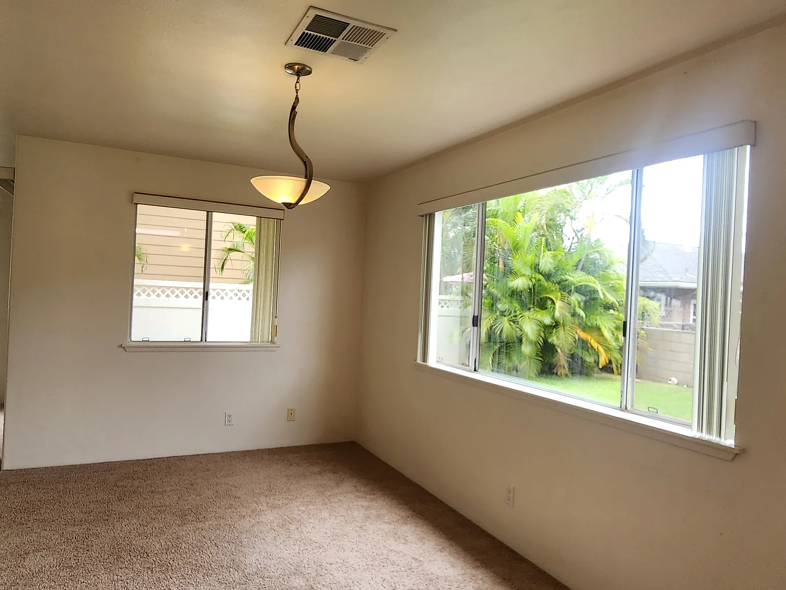4 bed, 2.5 bath, 1710 sqft, $4,350 — Photo 4