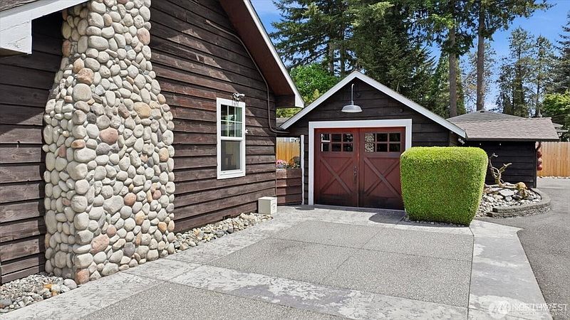 2nd image of 15721 179th Avenue SE