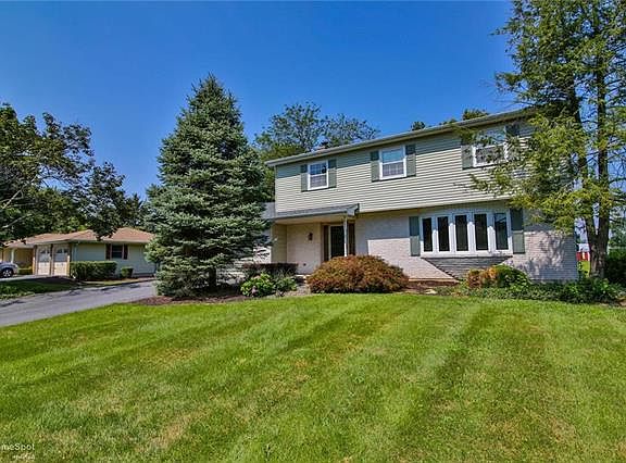 3rd image of 445 Dogwood Ln