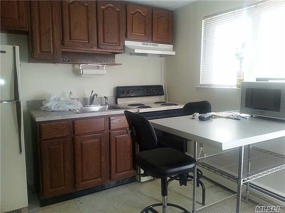 4th image of 43 Manors Dr
