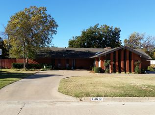 2107 Comanche Trl, Enid, OK 73703