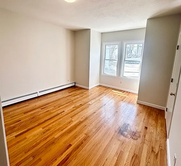 8 Fair St #4 — Photo 4