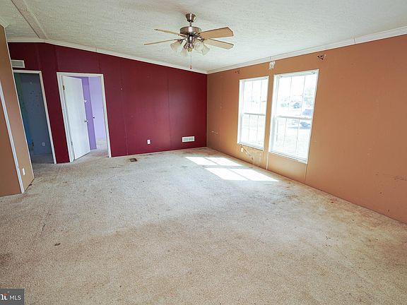 5th image of 22994 Deep Creek Dr