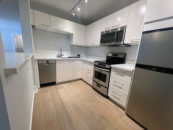 3rd image of 1758 Jackson St