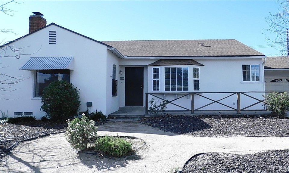 1st image of 375 Eaton Dr