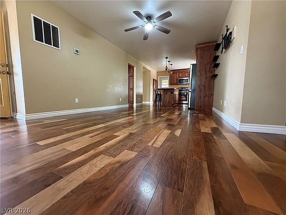 4th image of 724 Avenue H
