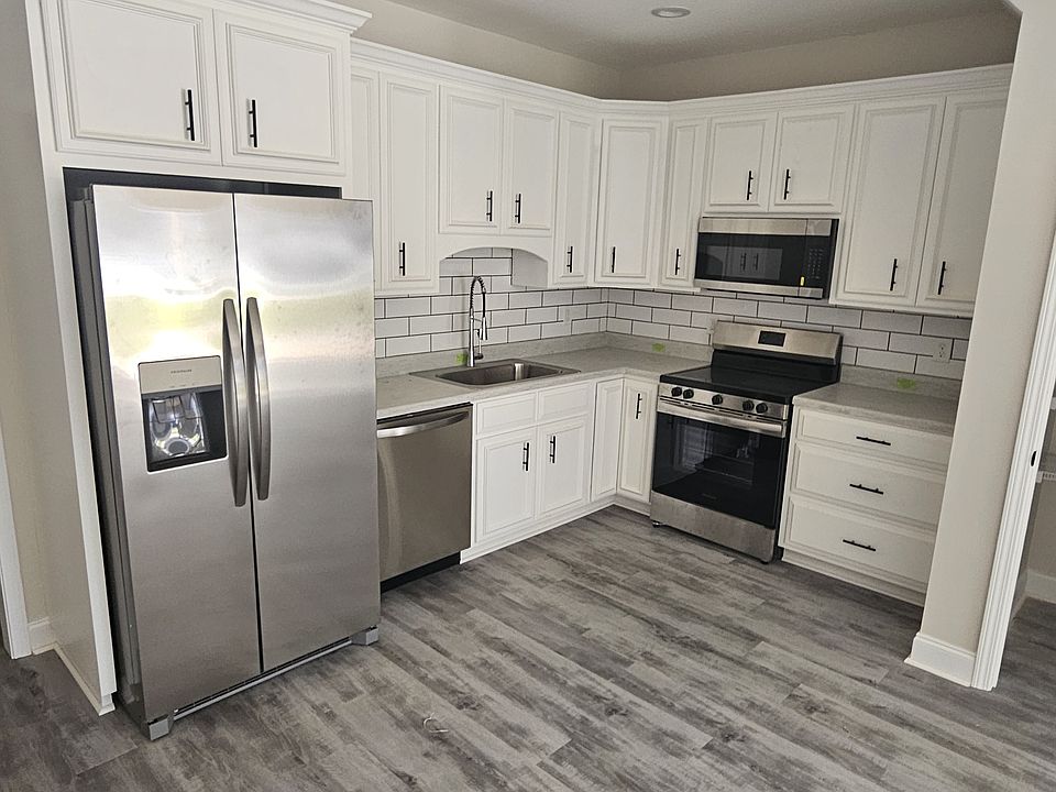 1st image of 109 Acacia Ct #D