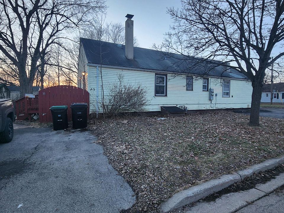 1st image of 35 Thoreau Ct