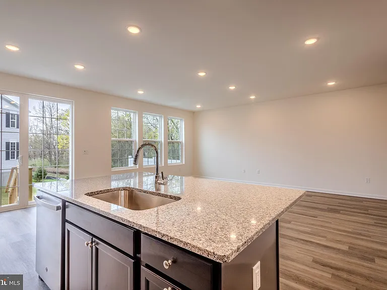 213 Harley Ln — Photo 13