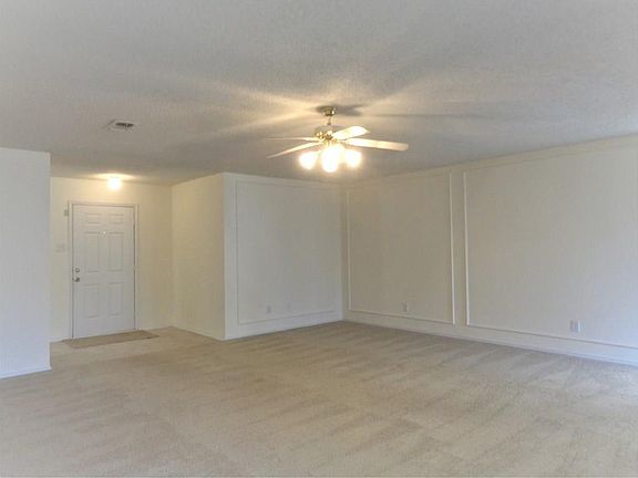 5th image of 313 W Glenn Meadow Dr