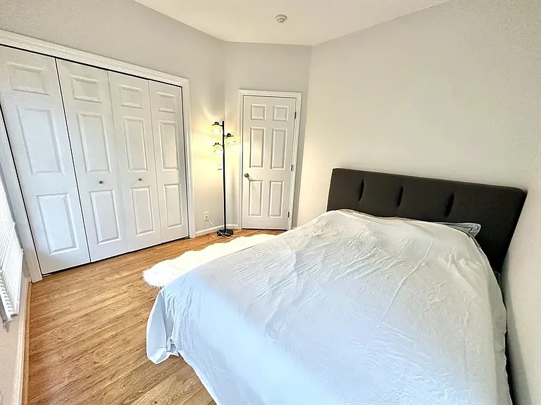 47 Bradford Commons Ln #47 — Photo 9