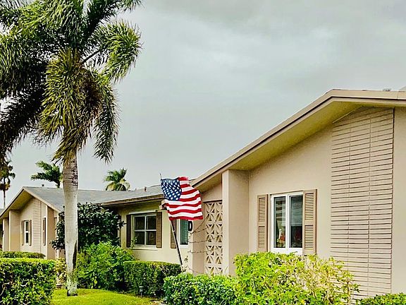 2nd image of 5223 Cresthaven Boulevard #D