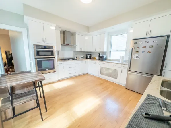 30 Carver St #2, Cambridge, MA 02138