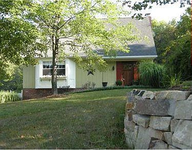 2nd image of 307 Vandivort Dr