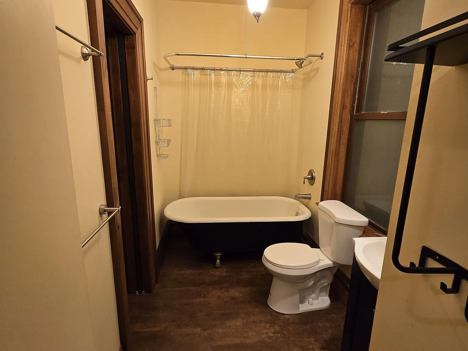 1 bed, 800 sqft, $1,200 — Photo 2