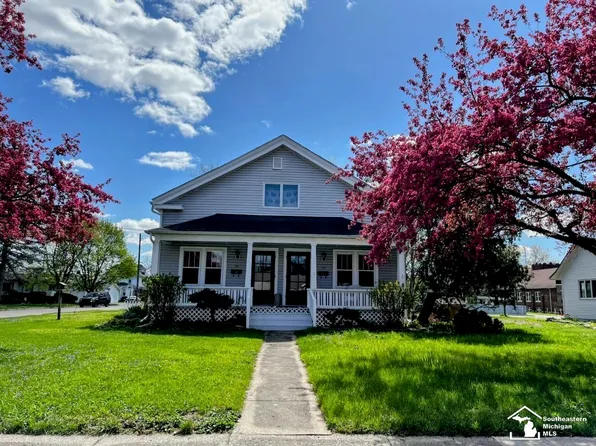 222 E Adrian St, Blissfield, MI 49228