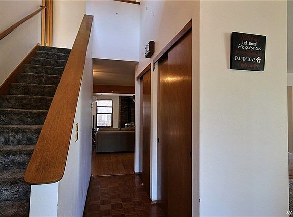 2nd image of 485 NW Ensign Dr