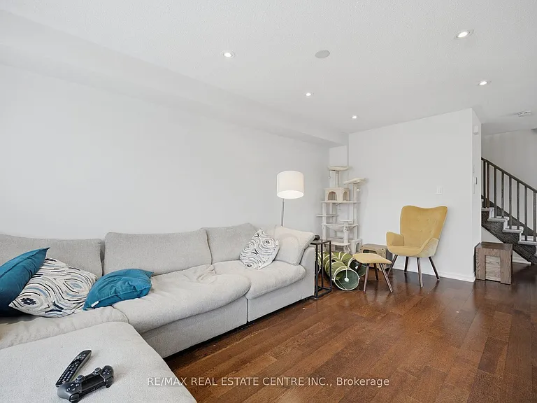 254 Septimus Hts — Photo 12
