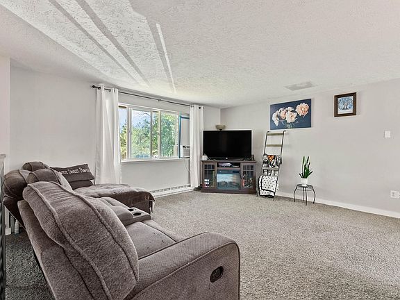 3rd image of 6120 E 10th Ave
