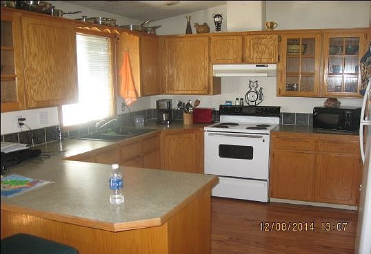 4th image of 647 Redwood Ln