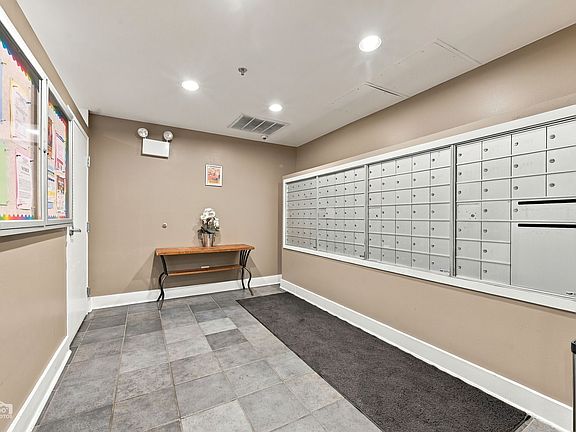 5th image of 1000 E 53rd St Unit 107