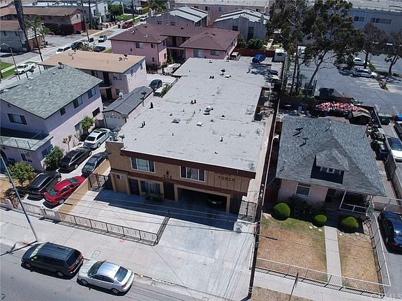 3rd image of 846 W Alondra Blvd