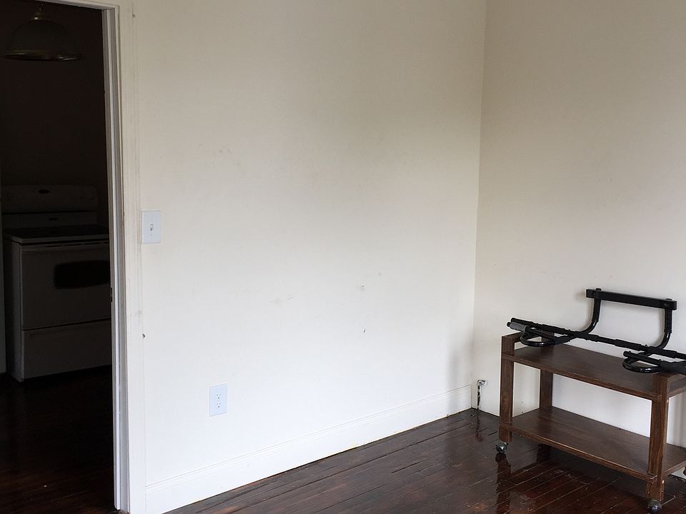 2nd image of 45 Warwick Ave APT 2