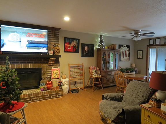 2nd image of 1522 Broadmoor Dr