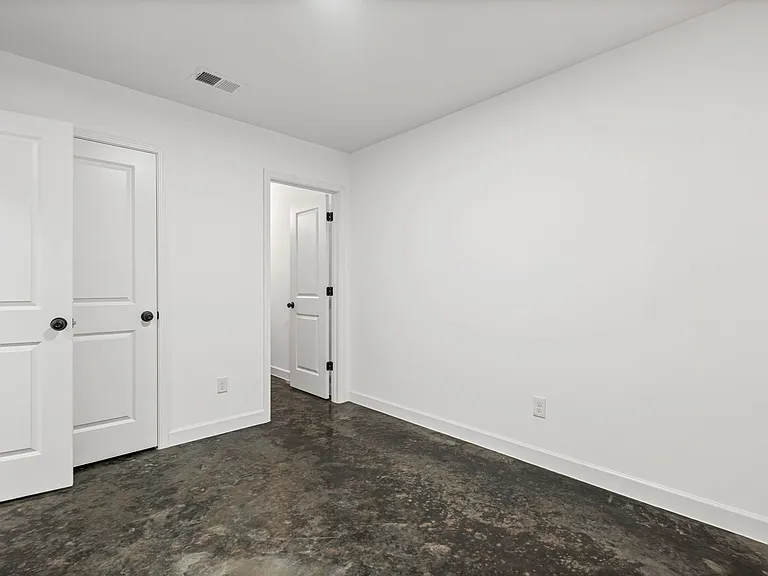 3187 Millwood Rd — Photo 13