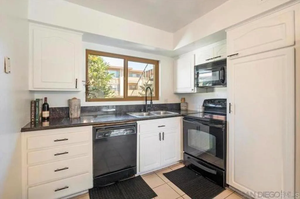 2 bed, 1094 sqft, $2,900 — Photo 4